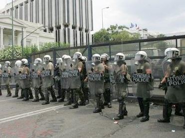 Αντιδράσεις για την απαγόρευση συγκεντρώσεων στην Αθήνα