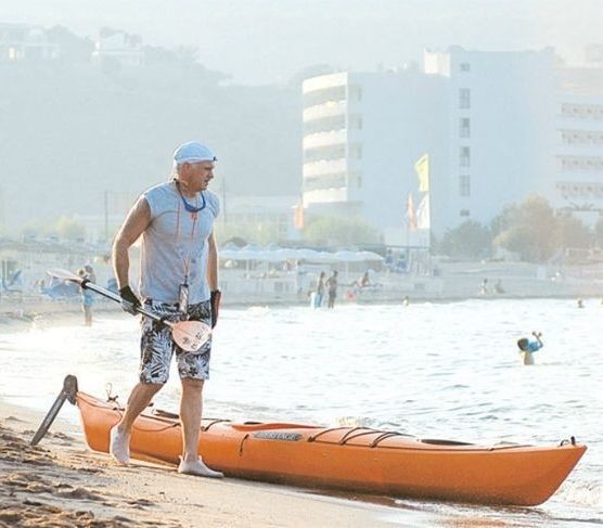 Ατύχημα με το κανό είχε ο Γιώργος Παπανδρέου στη Σκιάθο
