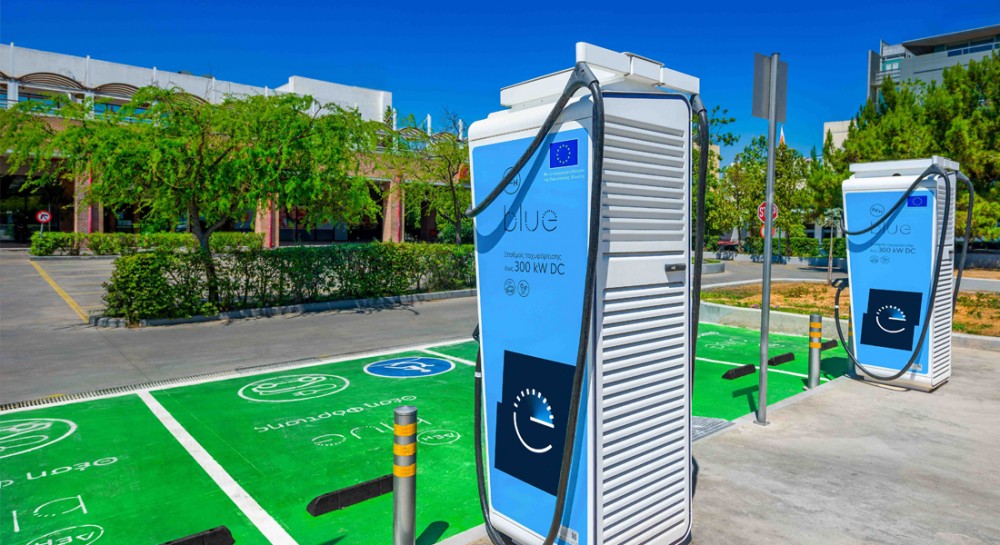 Έρχονται οι φορτιστές αυτοκινήτων της ΔΕΗ
