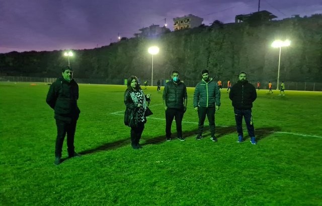 ΔΟΚΟΣ ΧΑΛΚΙΔΑΣ: Παίζουν μπάλα και τη νύχτα στο γήπεδο Αλεξάνδρου