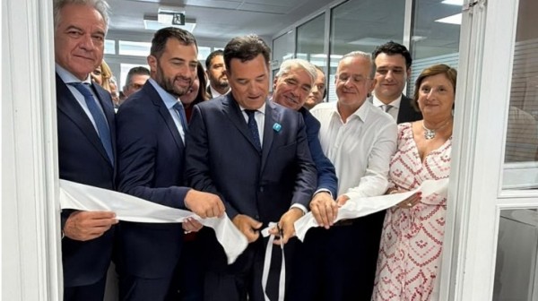 ΚΥΜΗ: Φιέστα με Άδωνι Γεωργιάδη για τα εγκαίνια του ανακαινισμένου νοσοκομείου