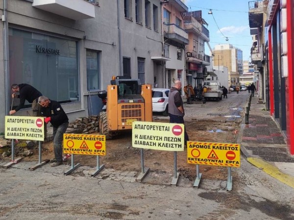 ΧΑΛΚΙΔΑ: Ξεκίνησε το έργο αντικατάστασης των κυβολίθων στην οδό Ιωαννίδου