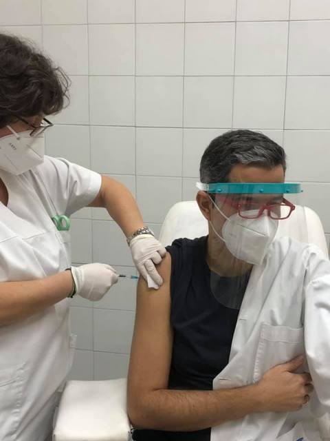 Εμβολιάστηκε ο Συμεών Κεδίκογλου και έκανε χιούμορ