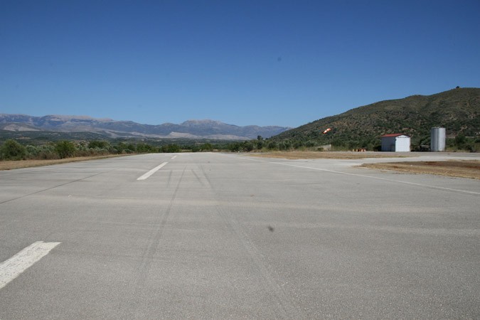 Επεσε ιδιωτικό αεροπλάνο και έχασαν δύο άτομα τη ζωή τους!