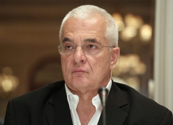 Επίθεση με γκαζάκια στο σπίτι του Γιάννη Πρετεντέρη (VIDEO)