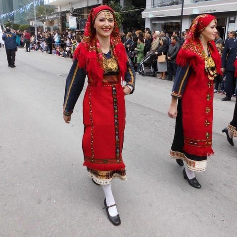 Πάει πολύ η στολή στη Μαρία