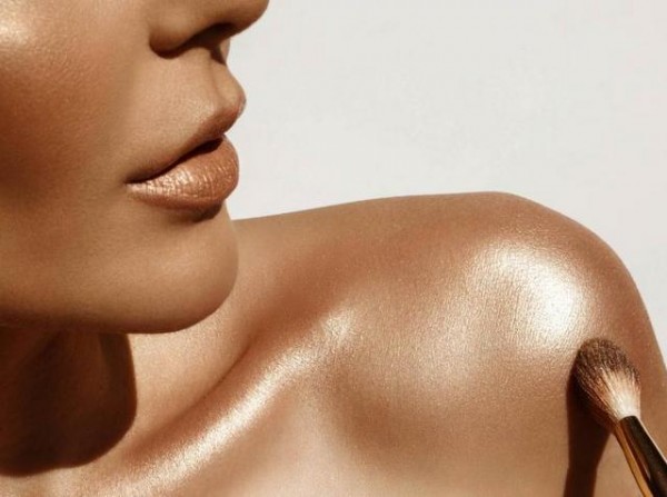 Φτιάξτε μόνες σας body shimmer με δύο υλικά!