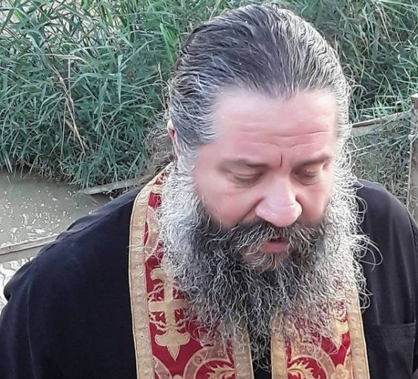 ΙΕΡΕΑΣ-ΚΟΥΚΑΚΙ: Γονείς με παιδιά μού ζητούσαν να κοινωνήσουν, έκανα το σωστό
