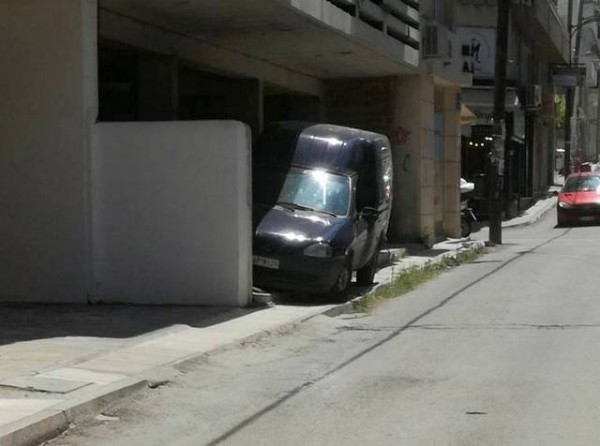 ΧΑΛΚΙΔΑ: Καθεστώς το παράνομο παρκάρισμα στην οδό Σαμαρτζή