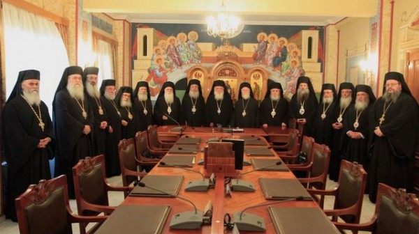 Αντίθετη με την υιοθεσία παιδιών από ομόφυλα ζευγάρια η Διαρκής Ιερά Σύνοδος