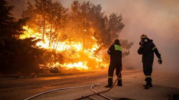Ο Κυριάκος Μητσοτάκης επιστρέφει εσπευσμένα από τις Βρυξέλλες λόγω των πυρκαγιών