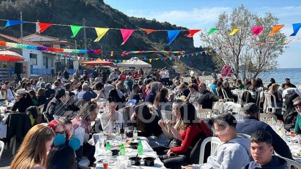 ΜΕΤΟΧΙ ΚΥΜΗΣ: Έκαναν κούλουμα δίπλα στο κύμα