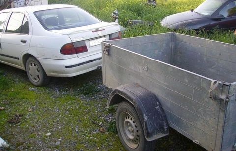 Φόρτωσαν σίδερα σε τρέιλερ από εργοστάσιο στο Σχηματάρι