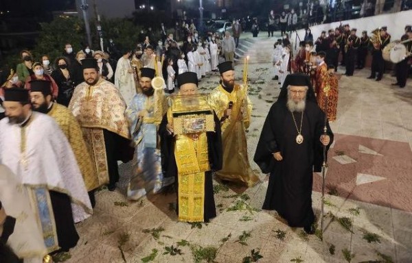 ΧΑΛΚΙΔΑ: Περίλαμπρη η φετινή γιορτή στον ιερό ναό Αγίου Νεκταρίου στην Κάνηθο - Ο ναός απέκτησε τμήμα του λειψάνου του Αγίου