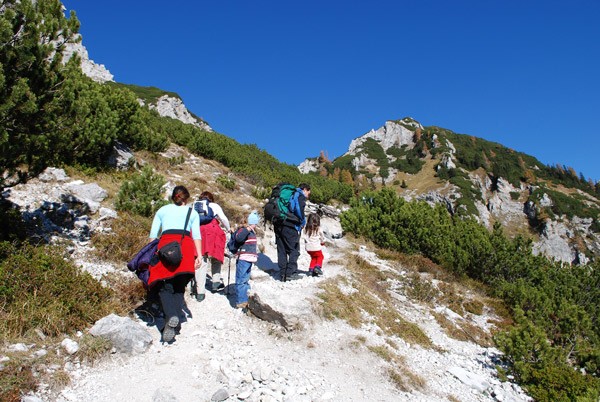 Γιορτή στο Κυπαρίσσι με πεζοπορία στη φύση
