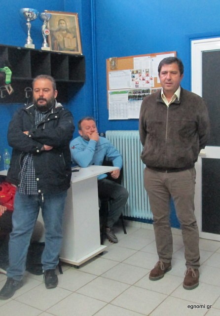 Στα αποδυτήρια του ΑΟ Χαλκίς ο Γιάννης Παπακωνσταντίνου - Μίλησε με τους ποδοσφαιριστές
