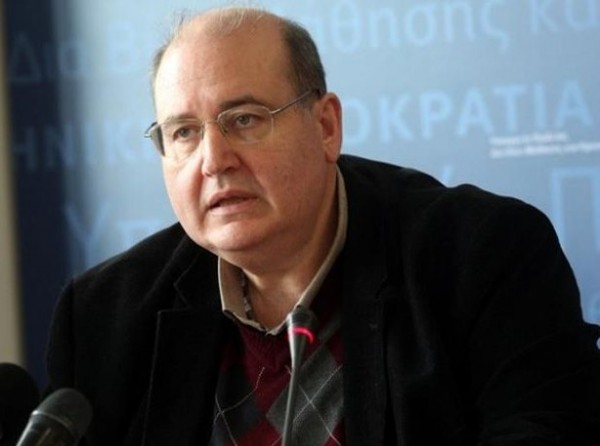 Ο Νίκος Φίλης αλλάζει από φέτος και τα θρησκευτικά