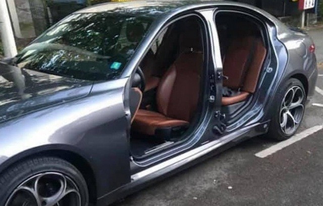 ΑΠΙΣΤΕΥΤΟ: Πήγε να πάρει το αυτοκίνητο και έλειπαν οι πόρτες!