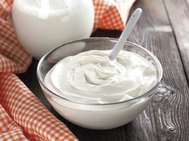 Δεν φαντάζεστε ποιον κίνδυνο μειώνετε τρώγοντας  γιαούρτι