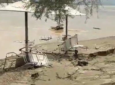 Βιβλική καταστροφή στην παραλία του Λευκαντί (video)