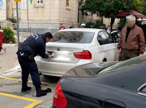 Θρασύτατος οδηγός BMW προκαλεί με την συμπεριφορά του στο κέντρο της Χαλκίδας