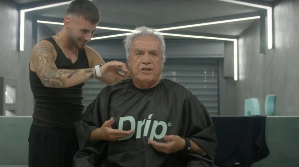 Ο Τάκης Τσουκαλάς κουρεύτηκε για την κατάκτηση του Conference League από τον Ολυμπιακό (Video)