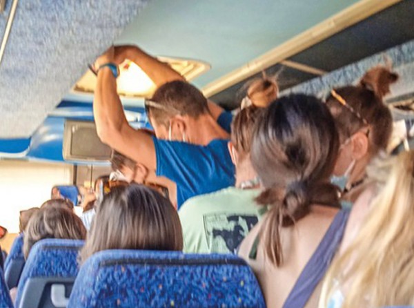 ΚΤΕΛ ΕΥΒΟΙΑΣ: Δρομολόγιο Αθήνα - Χαλκίδα με υπεράριθμους επιβάτες