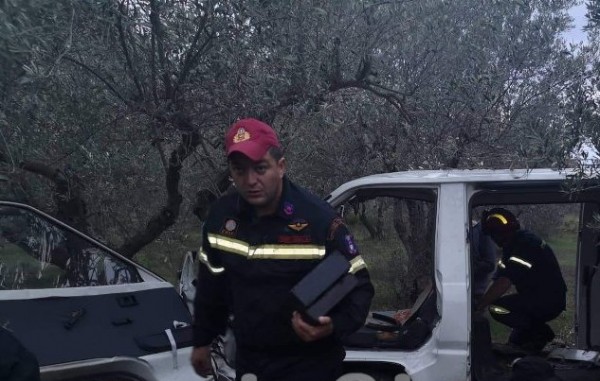 ΣΤΕΡΕΑ ΕΛΛΑΔΑ: Πυροσβέστες απεγκλώβισαν τραυματισμένο άντρα σε τροχαίο