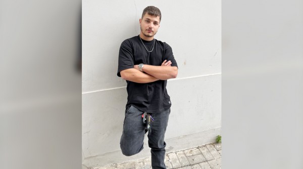 Άγγελος Πασσάς: Έτοιμος να ...χτυπήσει τατουάζ