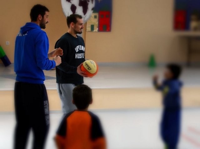 Κατράνας και Σταμάτης στο 1ο Ειδικό Δημοτικό Σχολείο Χαλκίδας