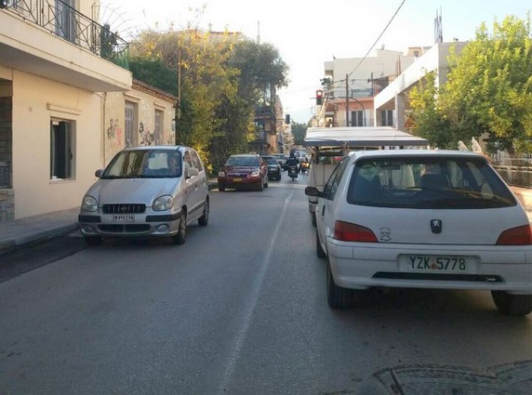 ΧΑΛΚΙΔΑ: Τα φανάρια έφεραν ουρές στην οδό Ληλαντίων
