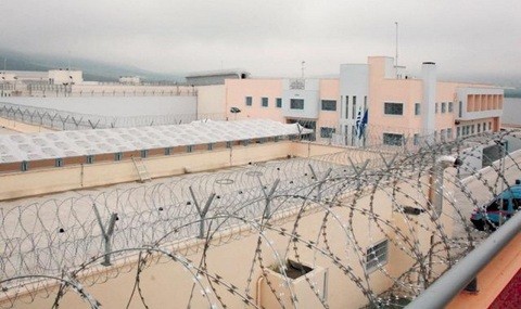 Έβρεξε πέτρες με ηρωίνη