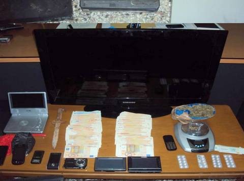 Σπείρα τσιγγάνων διακινούσε ναρκωτικά και αγόραζε κλοπιμαία