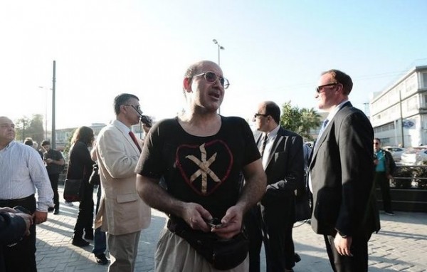 Εμφανίστηκε και πορνοστάρ γιατρός στα εγκαίνια της ΝΔ