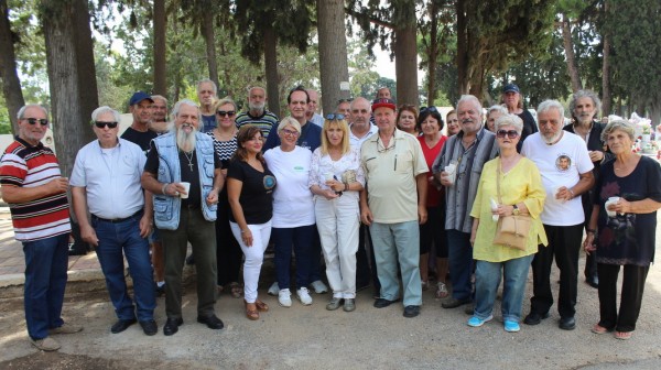 Τρισάγιο στη μνήμη του Καζαντζίδη 22 χρόνια μετά τον θάνατό του