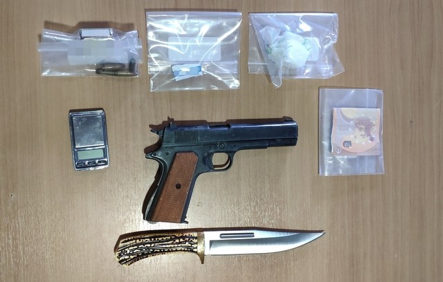 Συνελήφθη 39χρονος Έλληνας με κοκαΐνη και πιστόλι
