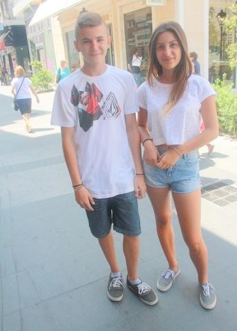 Ζήτησε βοήθεια για να διαλέξει παπούτσια