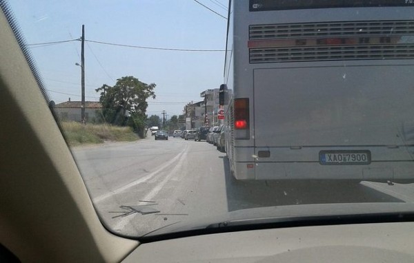 ΧΑΛΚΙΔΑ: Ανοιξαν οι μετακινήσεις και μπλόκαρε ο κόμβος του Αγίου Στεφάνου