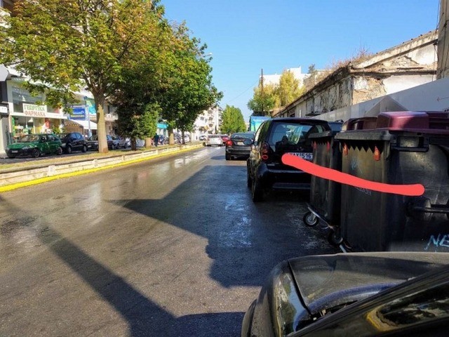 ΧΑΛΚΙΔΑ: Διαμαρτυρίες για δημοτικό όχημα που καταβρέχει σαν...τρελό!