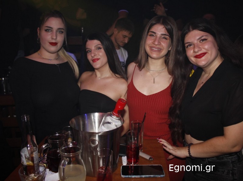 Ήρθαν από Αθήνα για τα γενέθλια της φίλη τους!