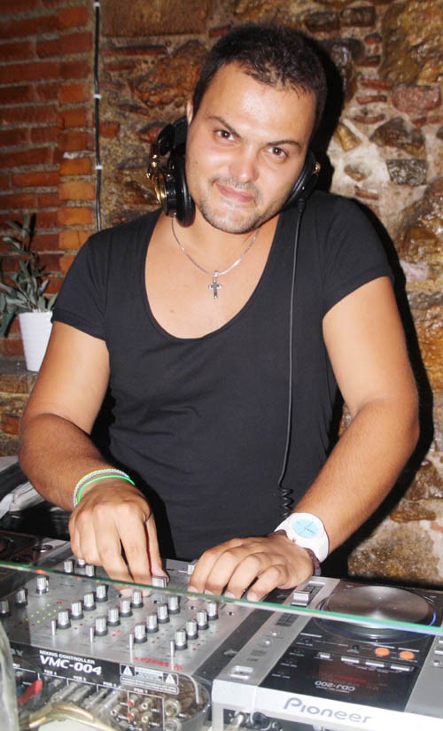 «Γάτα» ο dj