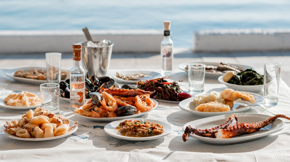 ΜΕΓΑΛΗ ΕΒΔΟΜΑΔΑ ΑΦΙΕΡΩΜΑ ΧΑΛΚΙΔΑ: Ποια μαγαζιά αξίζει να επισκεφθείς και για ποιον λόγο