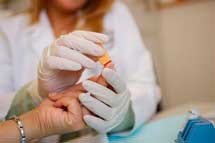 Δωρεάν εξετάσεις για τον ιό HIV και τις ιογενείς ηπατίτιδες