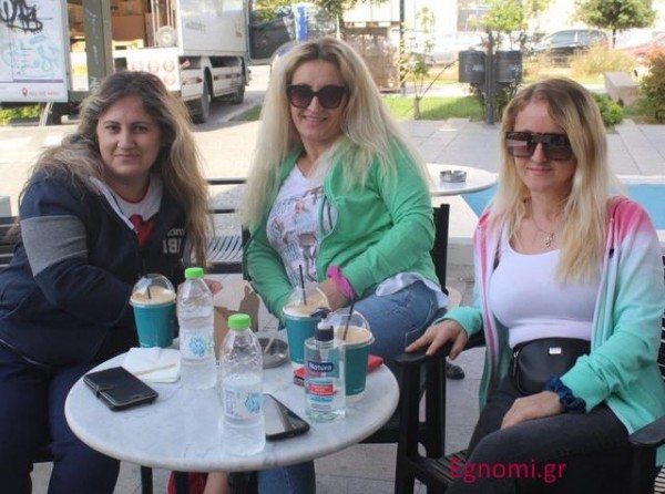 Είναι πολύ τυχερή η γυναικοπαρέα της φωτογραφίας!