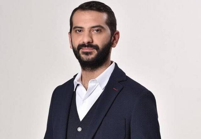 Λεωνίδας Κουτσόπουλος: Η επική φωτογραφία του στην οροφή του λεωφορείου του Πανιωνίου (VIDEO)