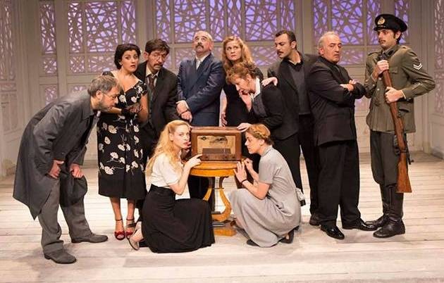 Τρεις θεατρικές παραστάσεις στην Παραλία Αυλίδας