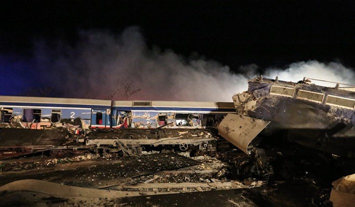 ΤΕΜΠΗ ΣΥΓΚΡΟΥΣΗ ΤΡΕΝΩΝ: Το χρονικό της πολύνεκρης τραγωδίας- ΣΥΝΕΧΗΣ ΕΝΗΜΕΡΩΣΗ (ΦΩΤΟ + ΒΙΝΤΕΟ)