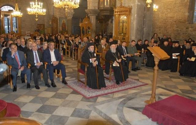 Κατανυκτική ατμόσφαιρα στον ιερό ναό της Αγίας Παρασκευής
