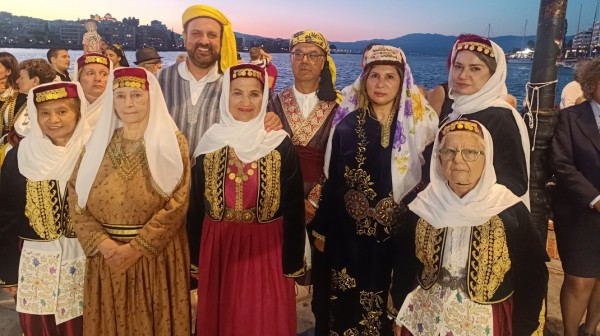 Οι Καππαδόκες τίμησαν την Αγία Παρασκευή στη μεγάλη λιτανεία της Χαλκίδας