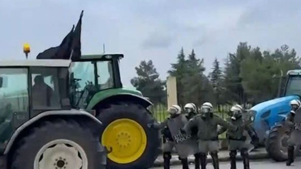 Στη δικαιοσύνη ο οδηγός τρακτέρ που κινήθηκε απειλητικά κατά αστυνομικών (Video)